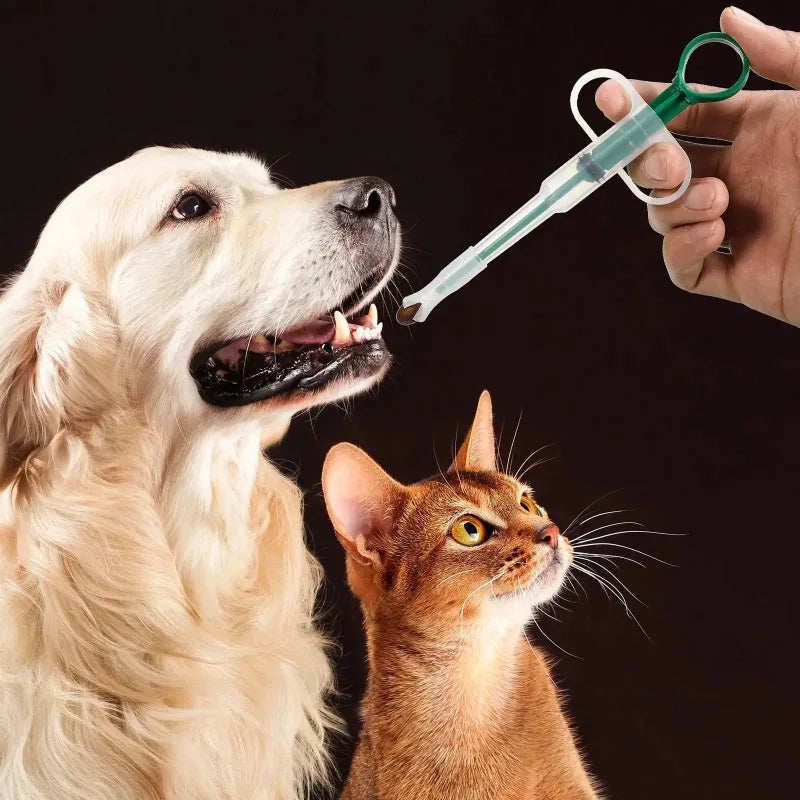Pet Medication Dispenser for Cats And Dogs Green Pressing Feeding Stick Pill Feeder with Silicone Tip PP Material Pet Care Accessory